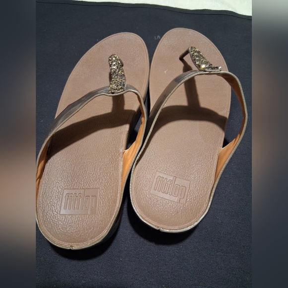 Glamorous Tan and Gold Flat Sandals - Picture 3 of 7